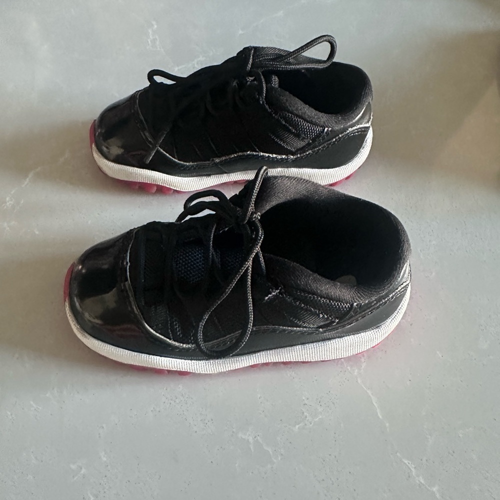 Preloved Jordan 11 Retro Toddler - Picture 4 of 4